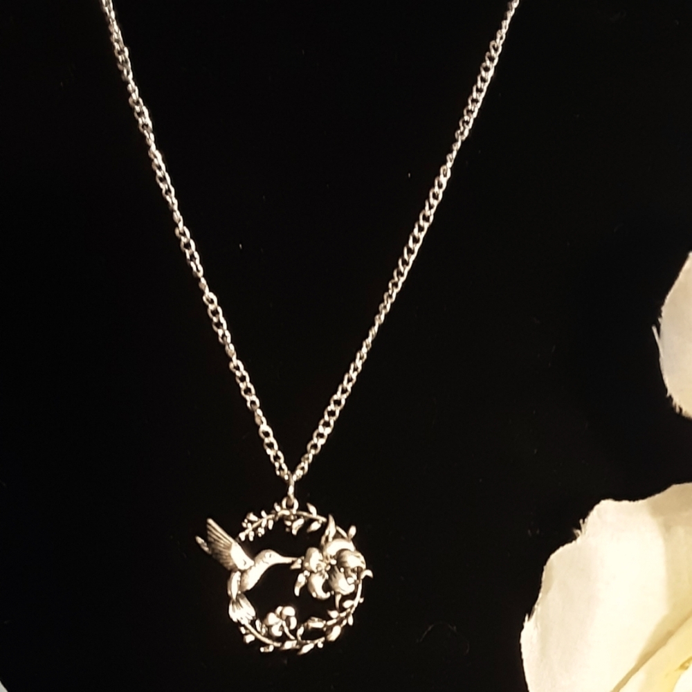 Hand Crafted Humming Bird Necklace Silvertone 22" Chain